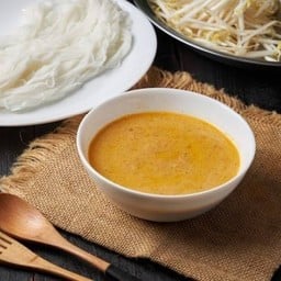 ขนมจีนน้ำยาปลาช่อน