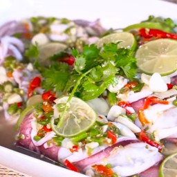 ปลาหมึกนึ่งมะนาว