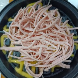 วาฟเฟิลไส้แตก BY NOON