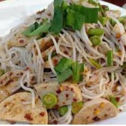 ยำขนมจีนหมูยอ ปลาร้า