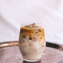 ICED LATTE ลาเต้เย็น