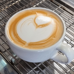 Hot thai tea latte