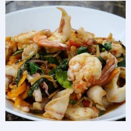 ข้าวผัดเผ็ดทะเล