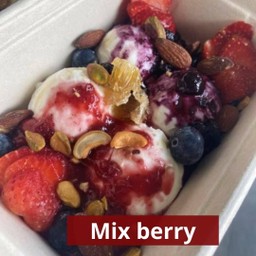 Pubby's Greek Yogurt อารีย์