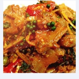 ข้าวผัดเผ็ดขาหมู