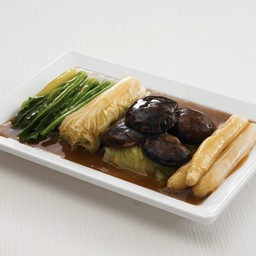 ผัดผักสี่สหาย