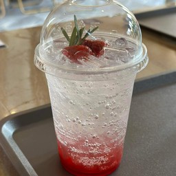 สตอเบอร์รี่โซดา