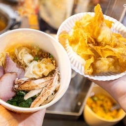 Hit ✨ หรูหราน้ำ + เกี๊ยวกรอบ S (5ชิ้น)