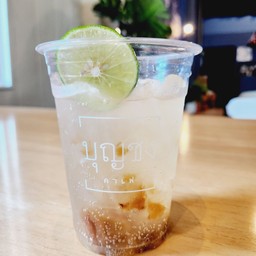 บ๊วย มะนาว