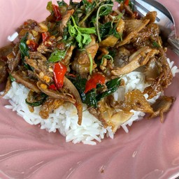 กระเพราเป็ดราดข้าว