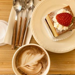 Cuppa Beluga Cafe ประชานิเวศน์1