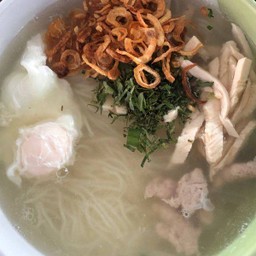 จั๊บพิเศษเส้นใส่ไข่