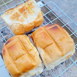 ปังไม่ใส่ใส้  กรอบนอกนุ่มใน