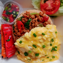 ข้าวไข่ข้น กระเพราคลุกหมูสับ