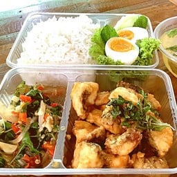 ข้าวกะเพราปลานิลทอด