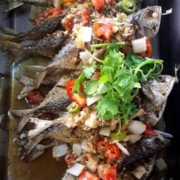 ปลาทูทอดราดพริกสด