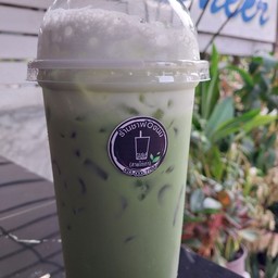 นมสดสีเขียวปั่น