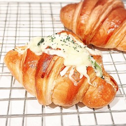 ครัวซองผักโขมอบชีส Spinach with Cheese Croissant