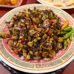 ยำถั่วใบชาพม่า