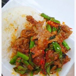 ผัดพริกแกงเนื้อโคขุน