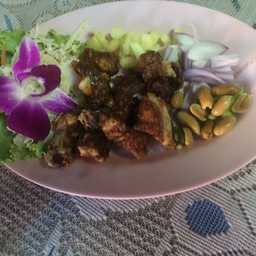 แหนมซี่โครงหมูทอด