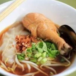 ก๋วยเตี๋ยวน่องไก่ตุ๋น