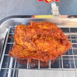 ไก่ทอดสมุนไพรปักษ์ใต้ คุณสุริยัน