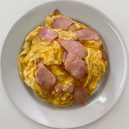 ข้าวไข่ข้นเบคอน