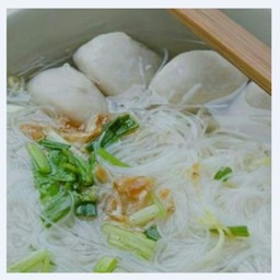 [เก็จมุกดา] ก๋วยเตี๋ยวลูกชิ้นปลาน้ำใส