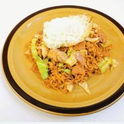 มาม่าผัดซอสเผ็ดเกาหลีฟรีไข่ดาว