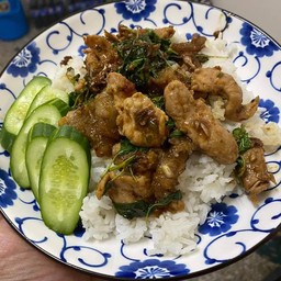 ข้าวผัดกระเพราหมูหมัก