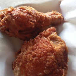 ไก่ทอด 2 ชิ้น