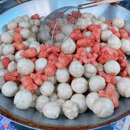 เศรษฐีเรือทอง ลูกชิ้นปลาระเบิด ตลาดนัด น. สายชล