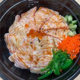 ข้าวหน้าแซลมอนเบิร์น