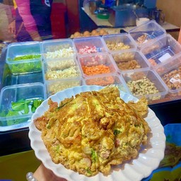 ร้านข้าวไข่เจียวทรงเครื่อง ลูกชิ้นทอด
