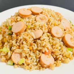 ข้าวผัดใส้กรอก