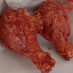 น่องใหญ่ทอด 2 ชิ้น