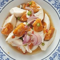 ยำไข่เค็ม