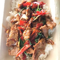 ข้าวกะเพราหมูชิ้น (พริกสด)