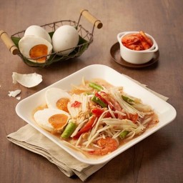 ส้มตำไทยไข่เค็ม