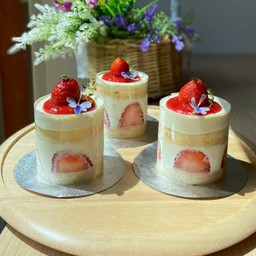 Strawberry Shortcake (Delivery)