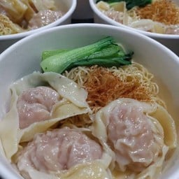 บะหมี่เกี๊ยวกุ้งน้ำ