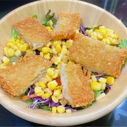 สลัดปลาทอด