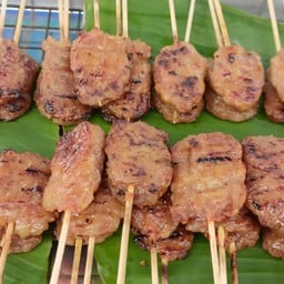 หมูปิ้งนมสดพี่ไข่สาริกา@สถานีหัวหิน