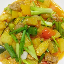 ผัดเปรี้ยวหวานใส่หมู