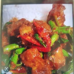 ลาวา กระเพราหมูกรอบตามสั่ง