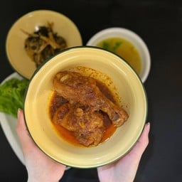 Burmese rice+Chicken curry+side dishes+soup combo