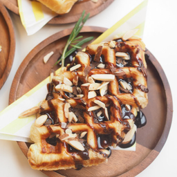 ช็อคโกแลตอัลมอนด์ คราฟเฟิล