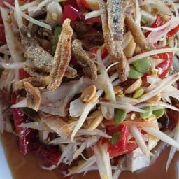 แม่ณีก๋วยเตี๋ยวไก่ @  ส้มตำแซ่บ