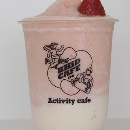 สตอเบอร์รี่สมูทตี้